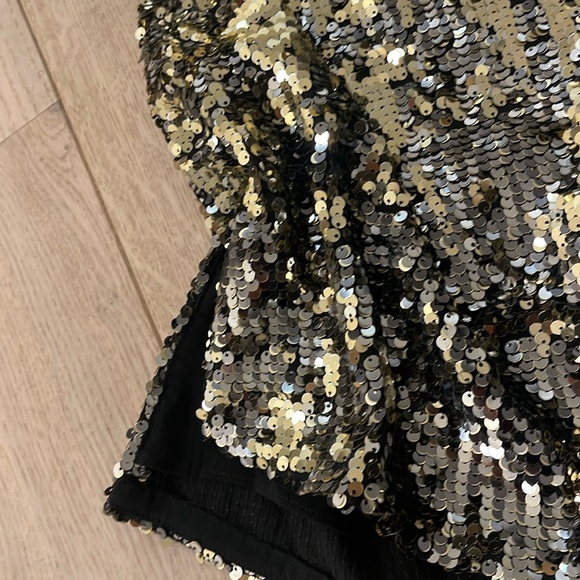 Alice + Olivia Camisole Gold Sequin Sleeveless top, size S/P - Picture 11 of 16